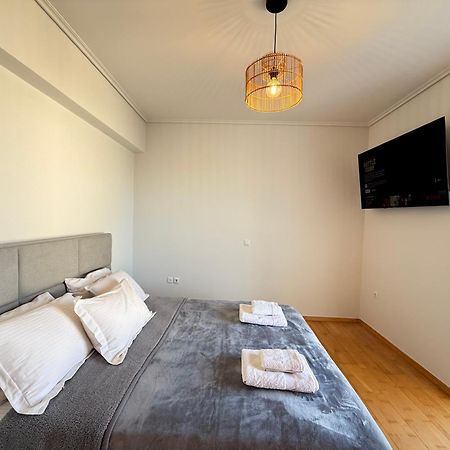 Sunny Home Private Jacuzzi Hydromassage Acropolis & Lycabettus Far View Parking 300M Metro Peristeri Athena Bagian luar foto