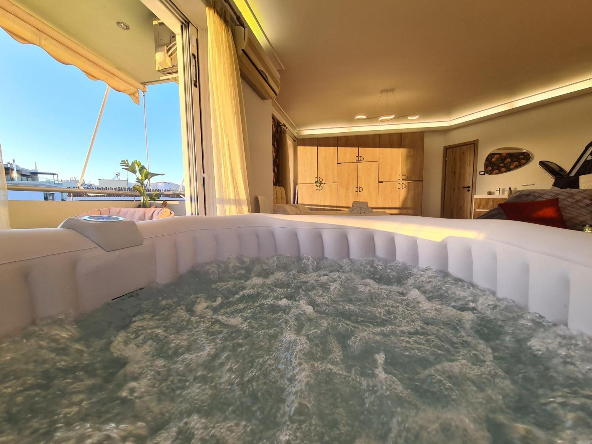 Sunny Home Private Jacuzzi Hydromassage Acropolis & Lycabettus Far View Parking 300M Metro Peristeri Athena Bagian luar foto